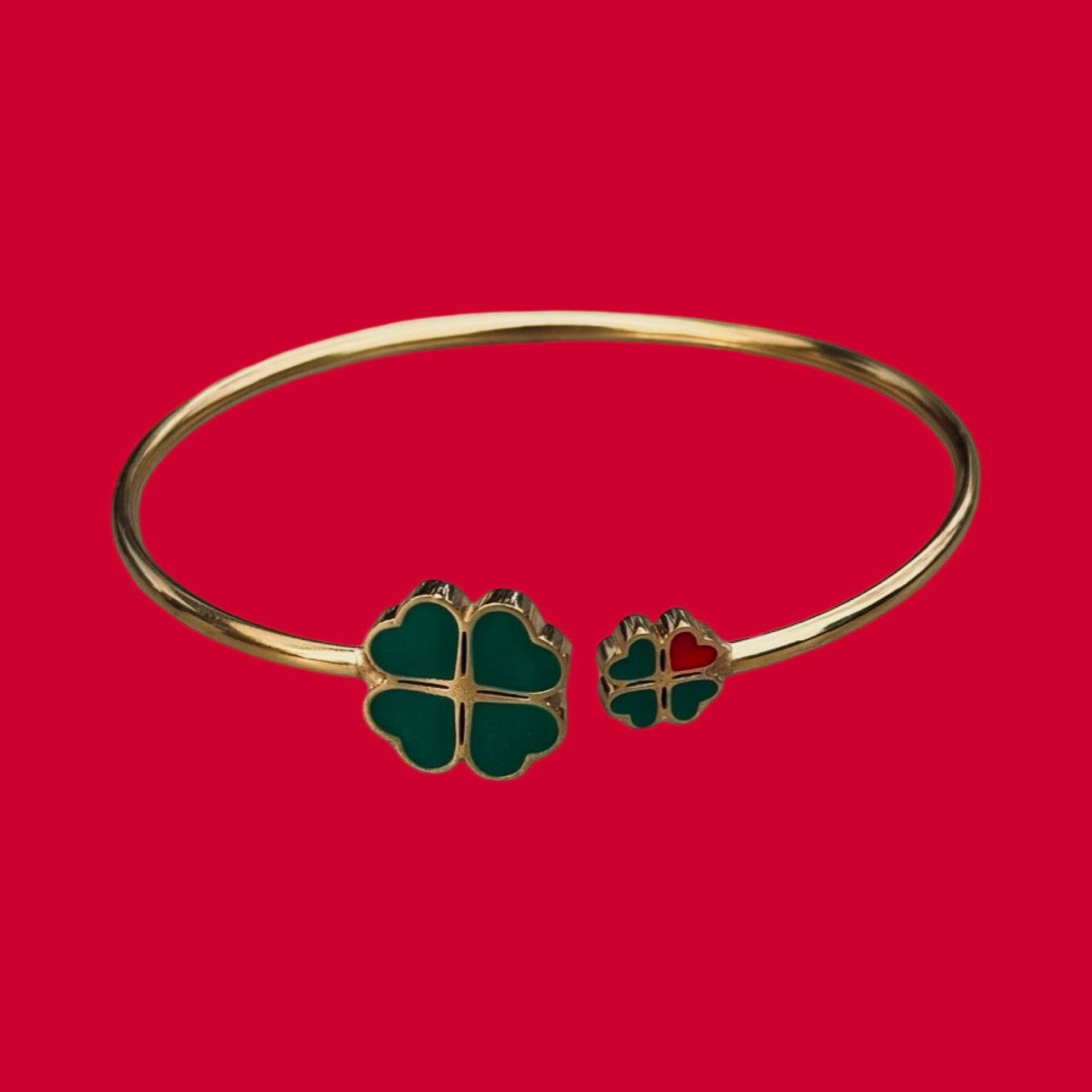 Bracelet "Lucky V" émaillé vert foncé