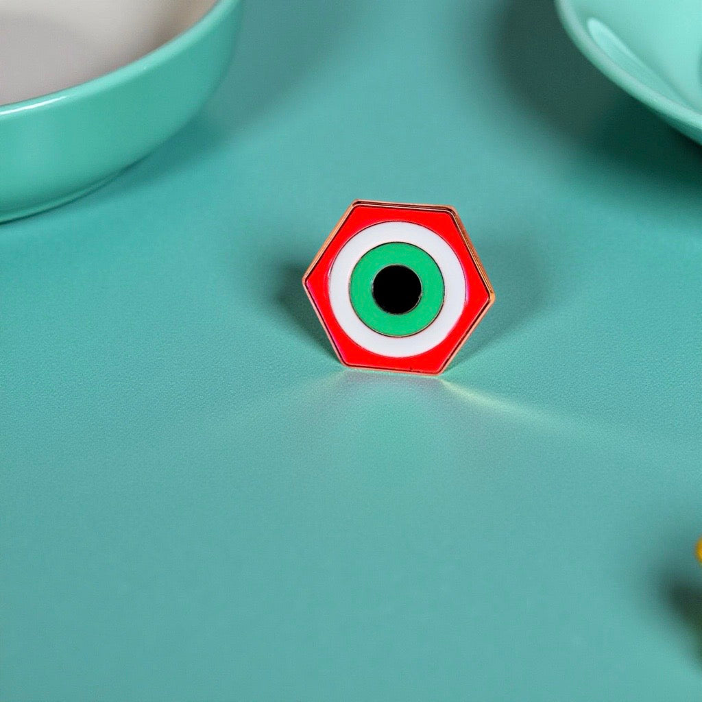 Pins émaillé rouge