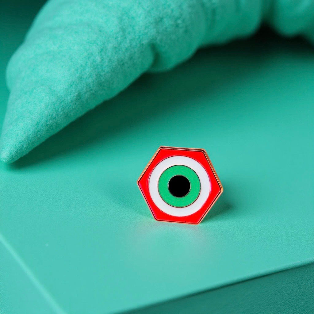 Pins émaillé rouge