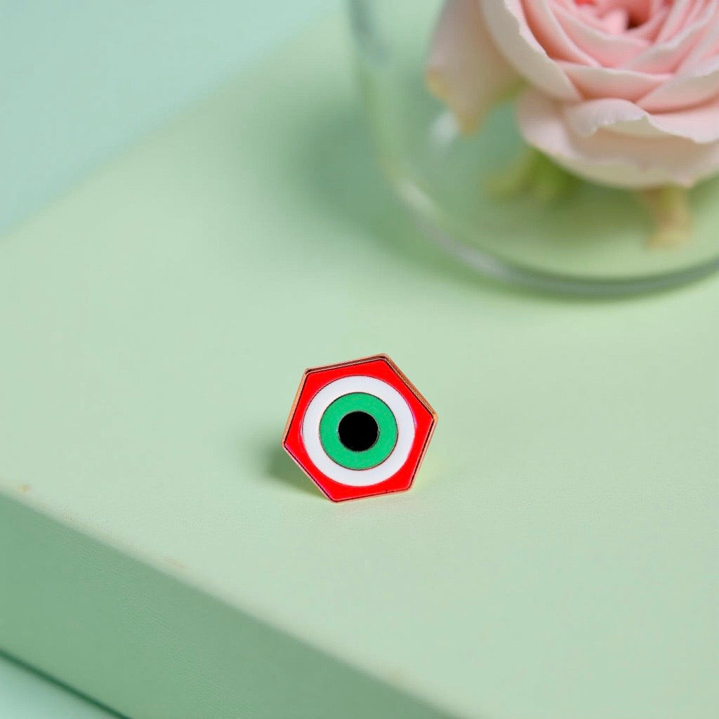 Pins émaillé rouge