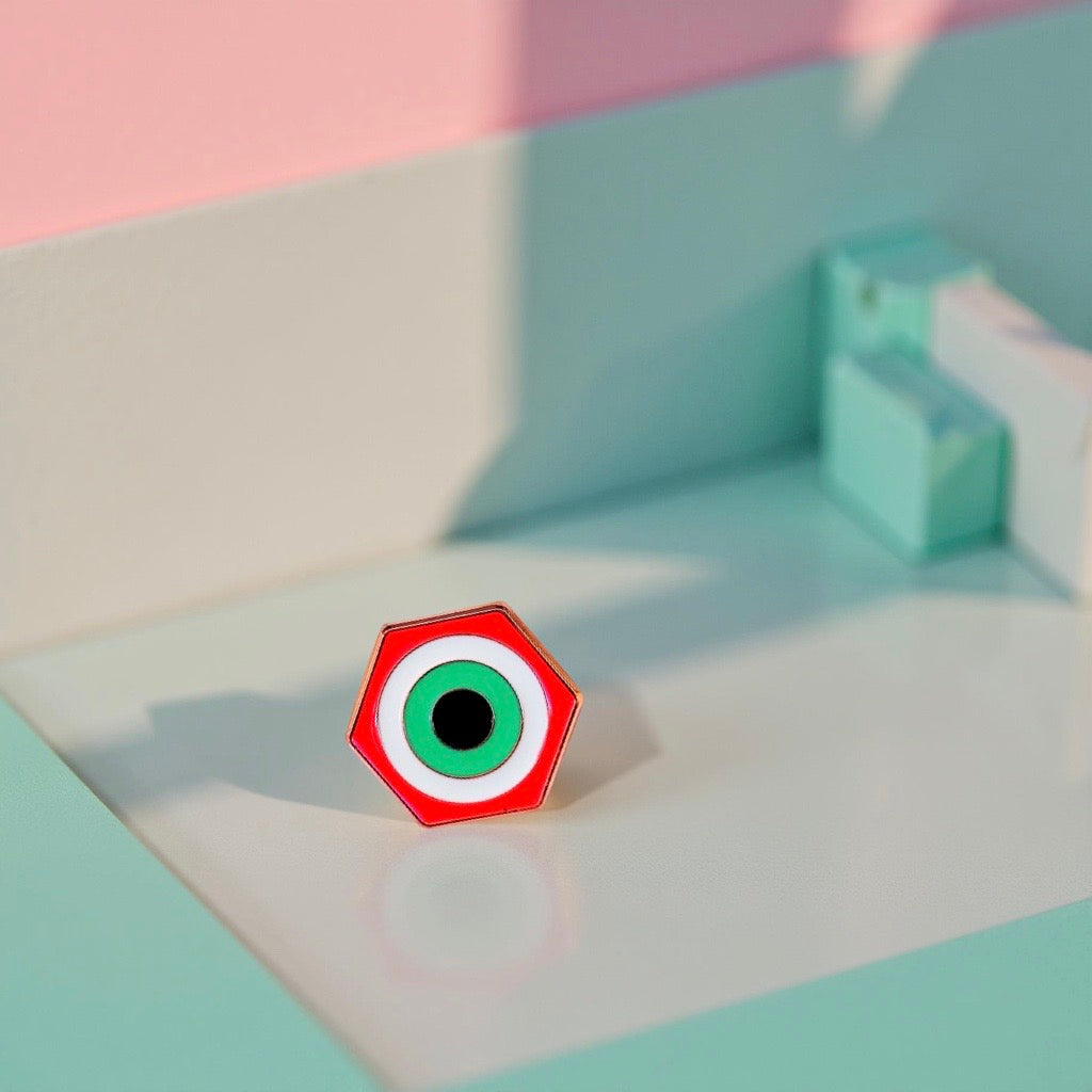 Pins émaillé rouge