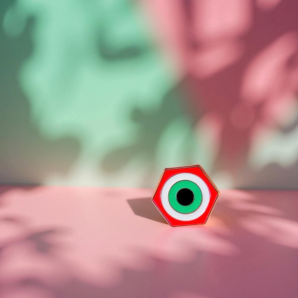 Pins émaillé rouge