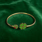 Bracelet "Lucky V" émaillé vert
